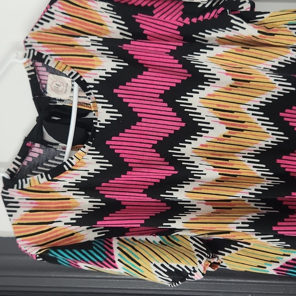 Top - Picture 2 of 3